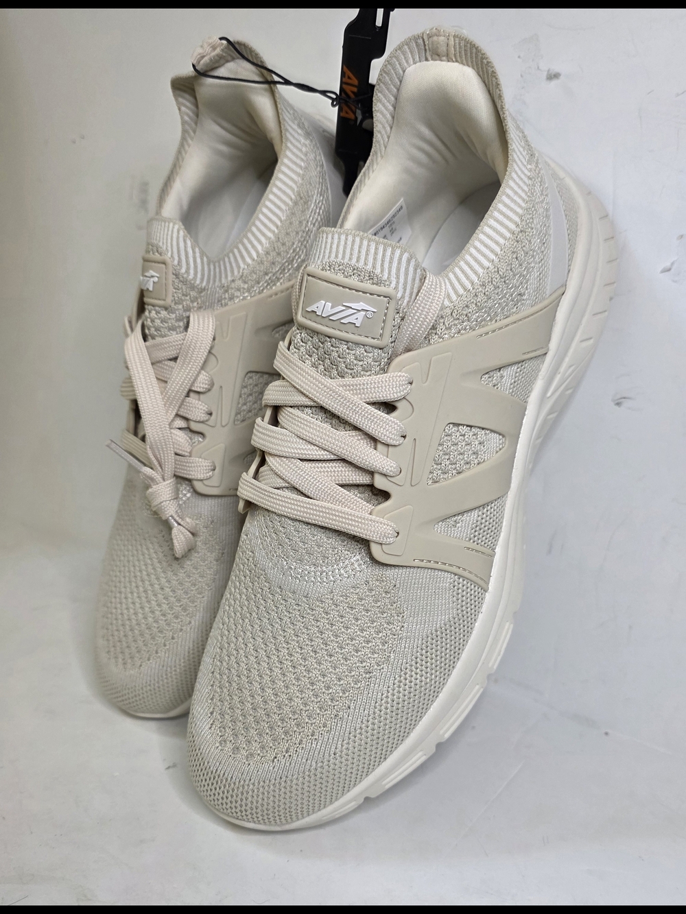 Avia QuickFlash Men's 10.5 Athletic Sneakers in Cream